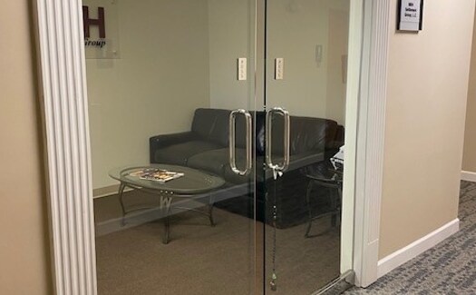 More Photos Of 374 Maple Ave E, Vienna Office For Lease