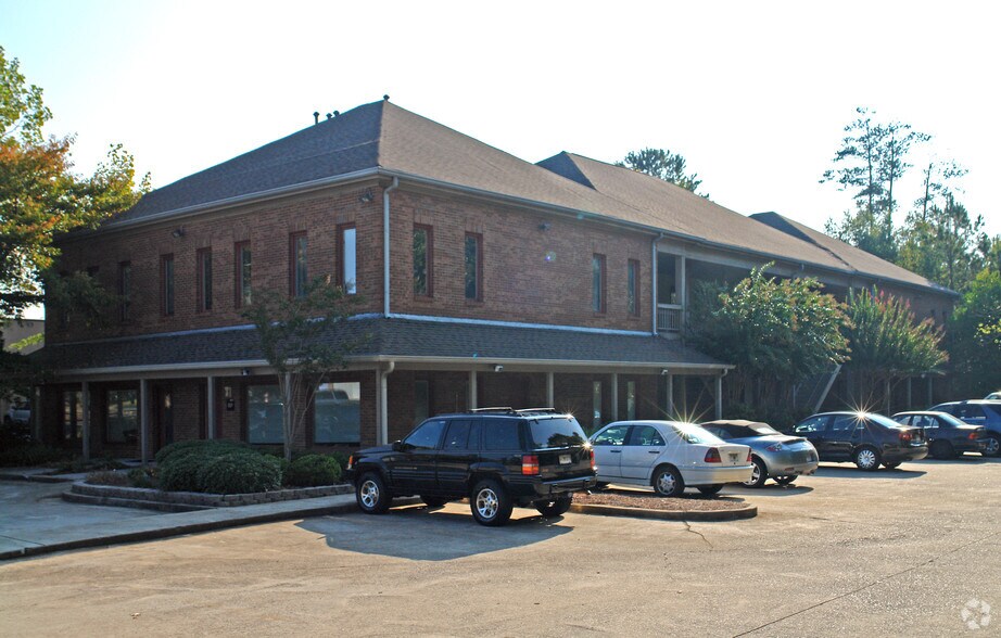 More Photos Of 200 Market Pl, Roswell Office Residential For Lease