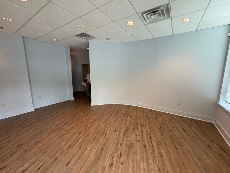 More Photos Of 913 Ridgebrook Rd, Sparks Medical For Sale