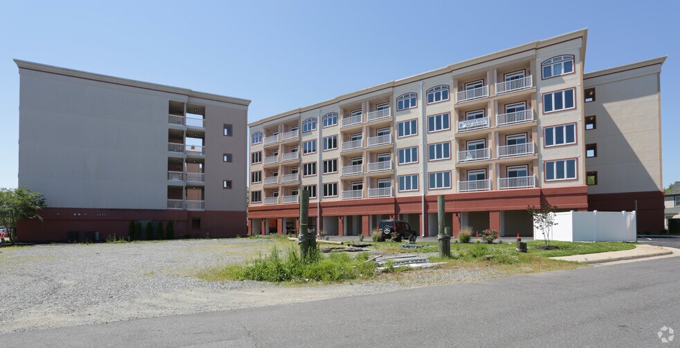 More Photos Of 100 Taylor St, Colonial Beach Storefront Retail Office For Sale