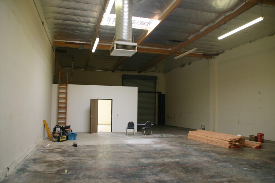 More Photos Of 400 Cypress Ave, Los Angeles Warehouse For Lease