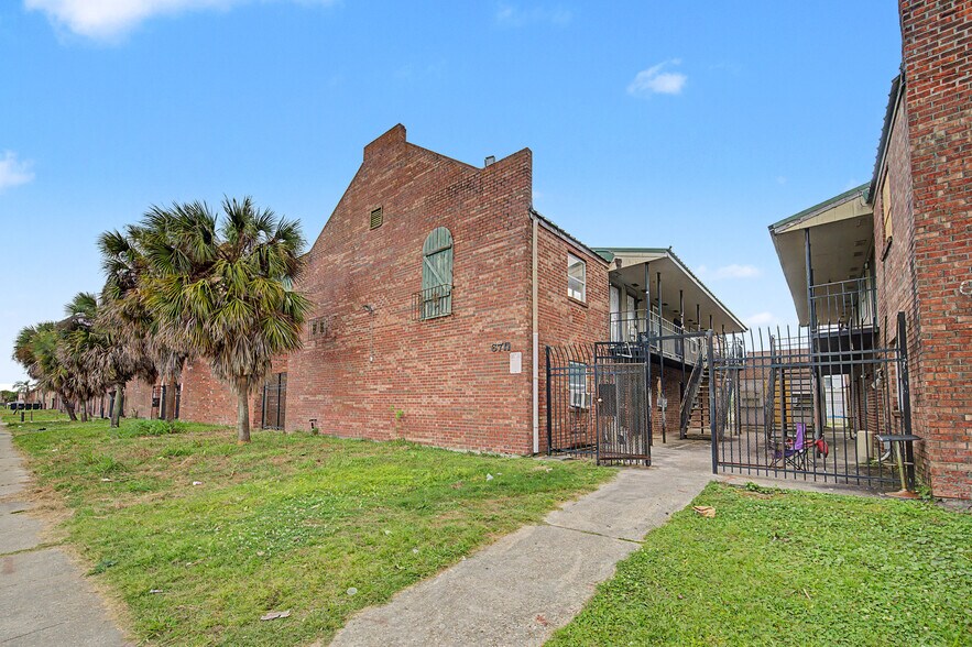 More Photos Of 6711-6817 Tara Ln, New Orleans Apartments For Sale