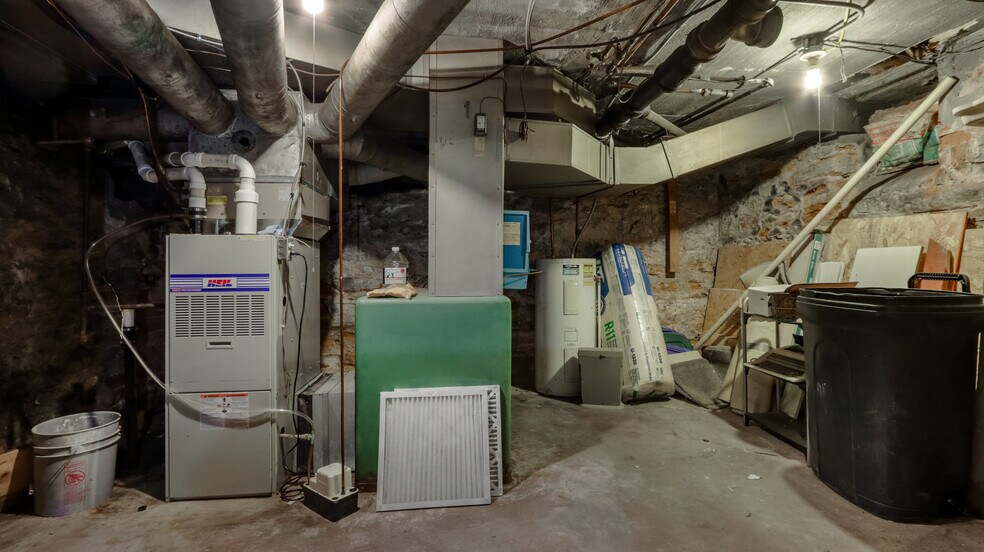 More Photos Of 33 W Cedar St, Chippewa Falls Office For Sale