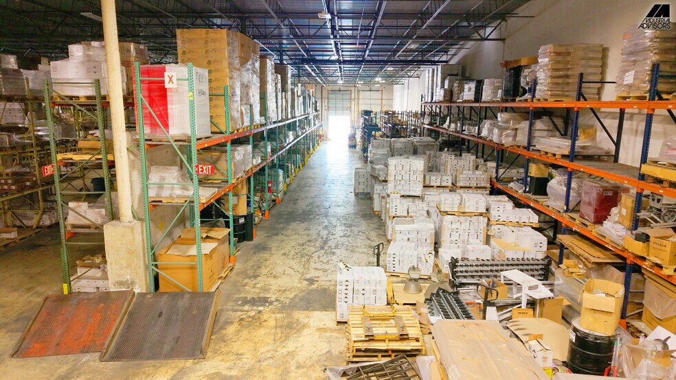 More Photos Of 1361-1363 NW 155th Dr, Miami Warehouse For Lease