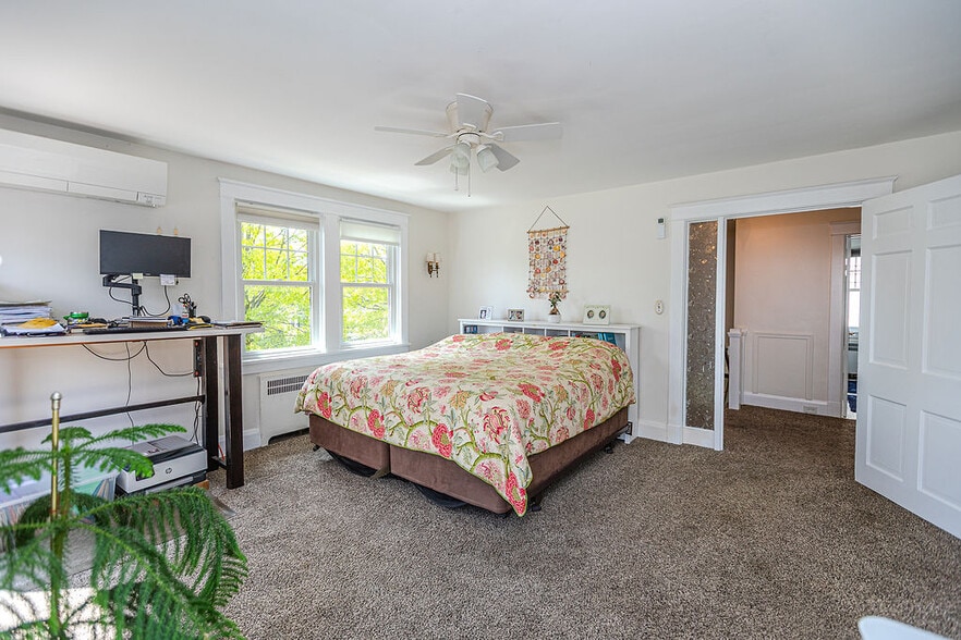 More Photos Of 404 Allegheny Ave, Towson Office For Sale
