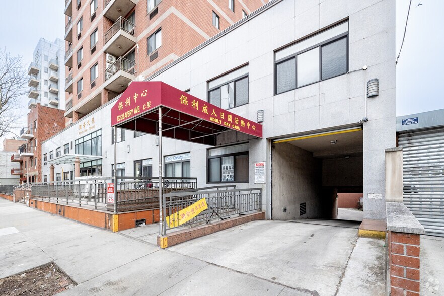 More Photos Of 13226 Avery Ave, Flushing Multifamily For Sale