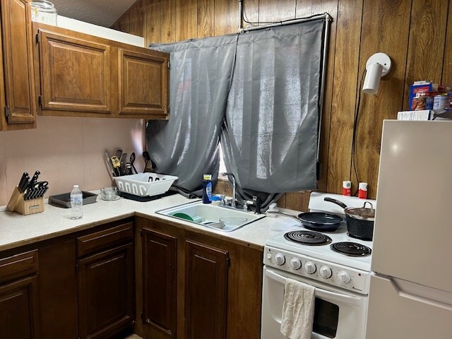 More Photos Of 2210 Valley Dr E, Miles City Storefront Retail Residential For Sale