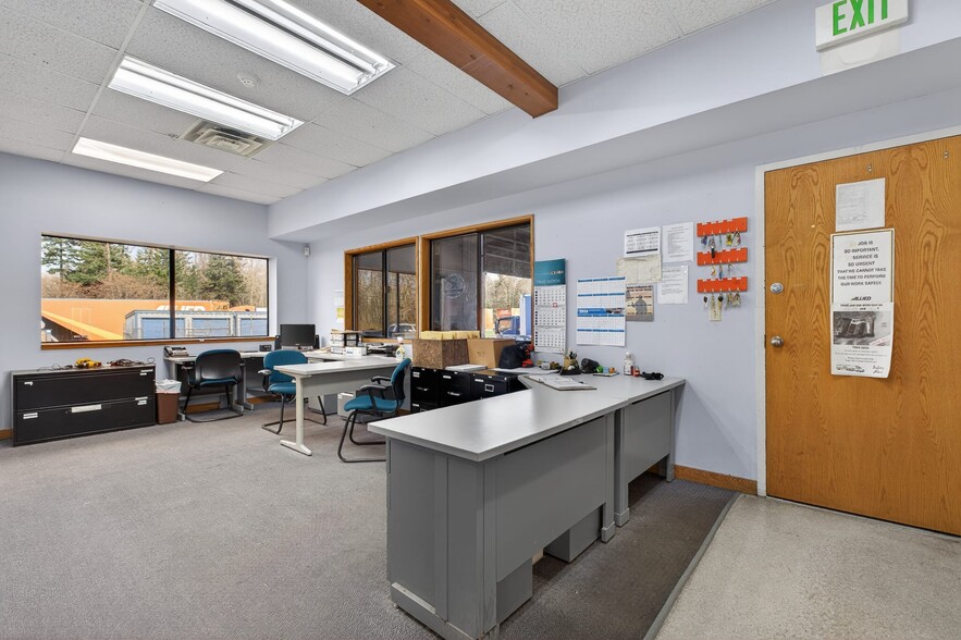 More Photos Of 4350 Pacific Hwy, Bellingham Industrial For Lease