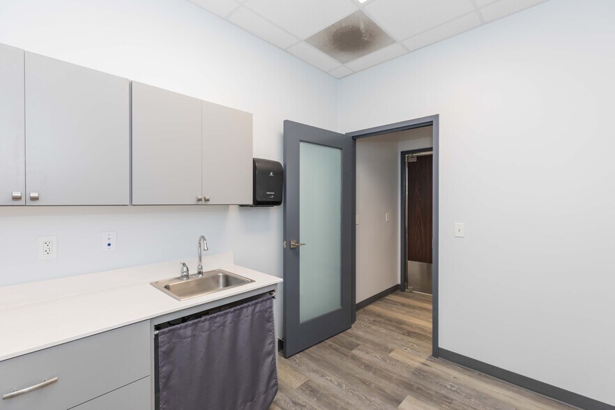 More Photos Of 7629 Hillside Rd, Amarillo Medical For Lease