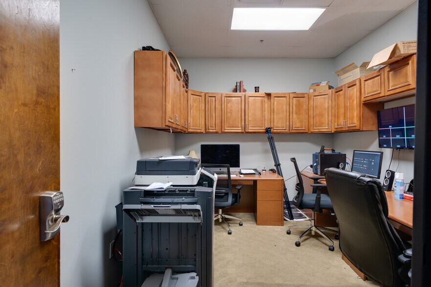 More Photos Of 3737 Stilesboro Rd NW, Kennesaw Flex For Sale