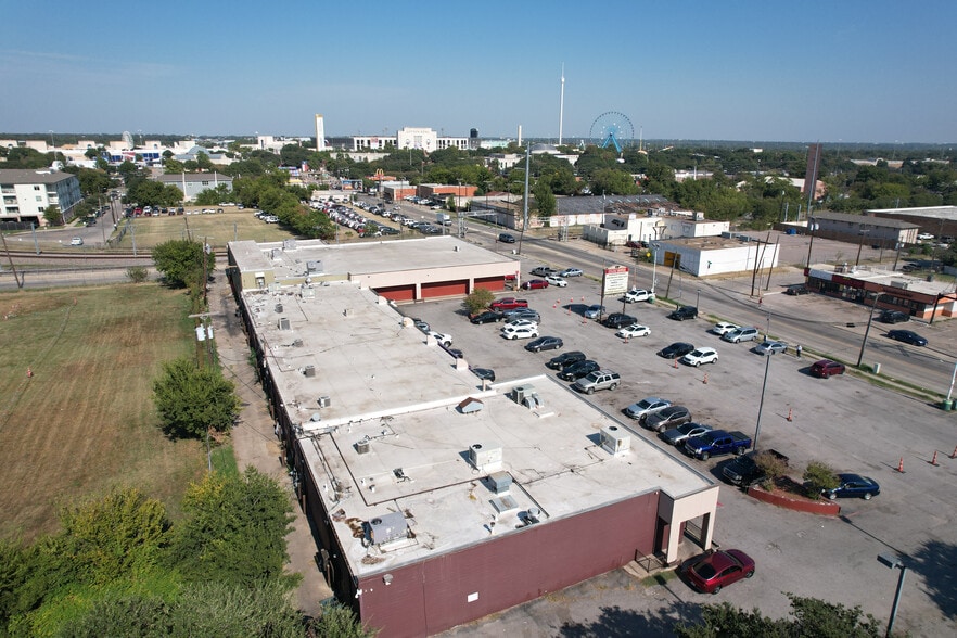 More Photos Of 3101 Al Lipscomb Way, Dallas Freestanding For Sale