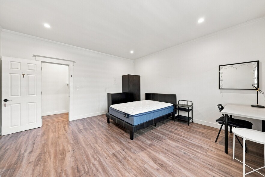 More Photos Of 939 S Wilton Pl, Los Angeles Apartments For Sale