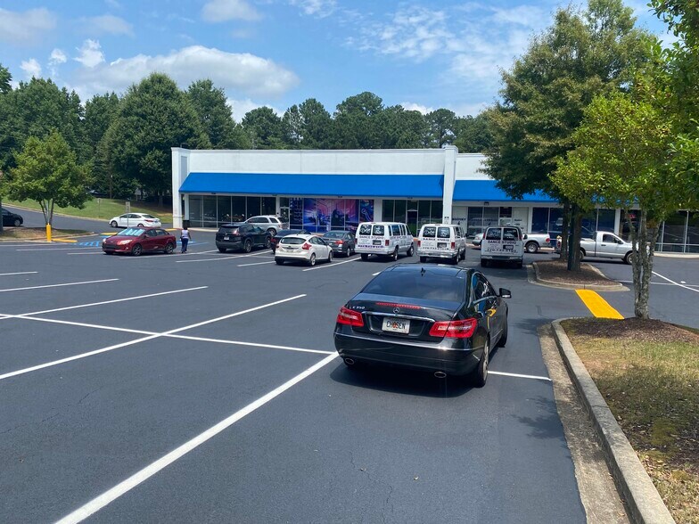 More Photos Of 697 Davis Rd, Stockbridge Unknown For Sale