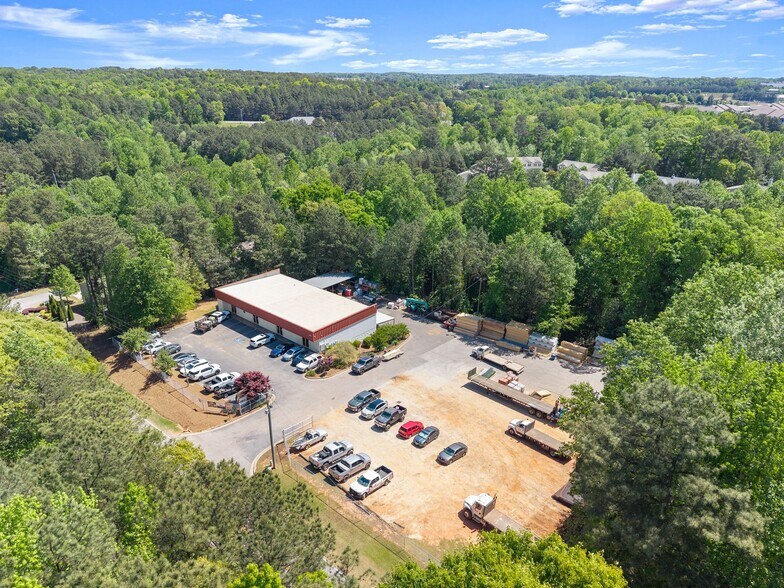 More Photos Of 3917 Old Flowery Branch Rd, Oakwood Flex For Lease