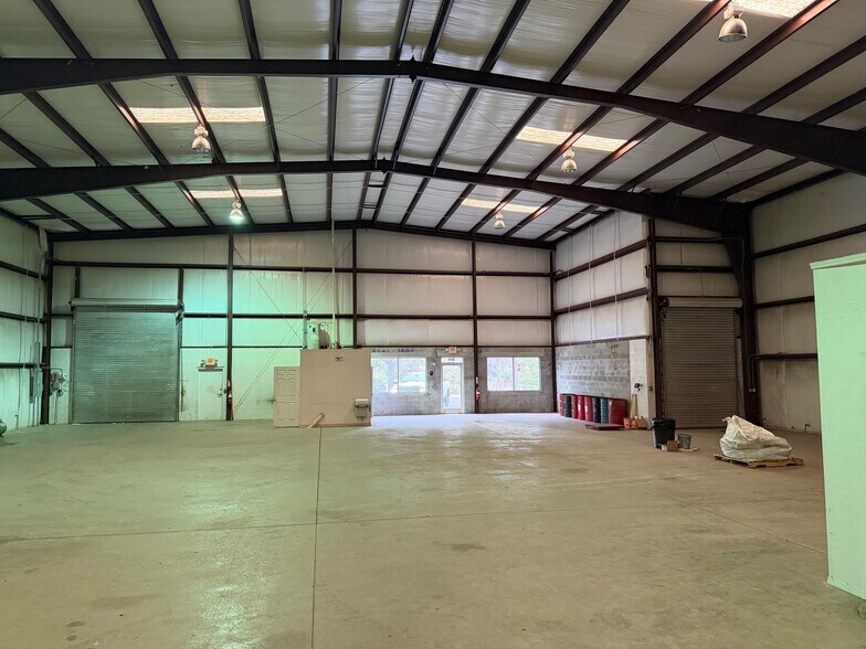 More Photos Of 6621 NW 16th St, Gainesville Distribution For Lease