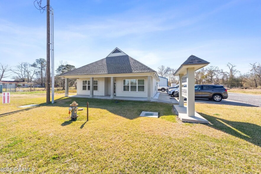 Primary Photo Of 312 Napoleon Ave, Sunset Flex For Sale