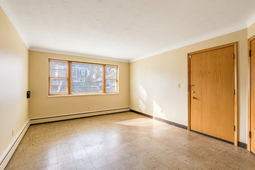 More Photos Of 1991 Grand Ave, Saint Paul Apartments For Sale