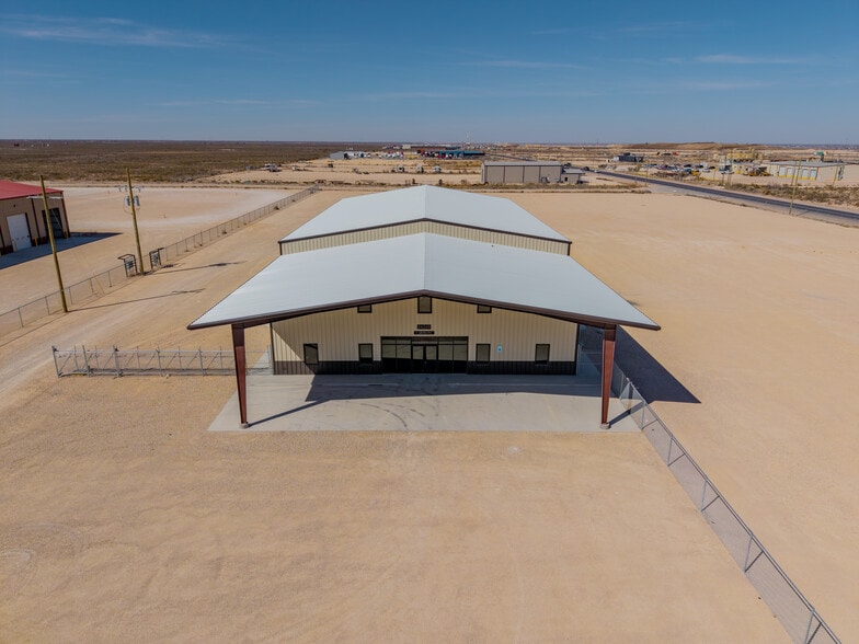 More Photos Of 16510 W Basin St, Odessa Warehouse For Sale