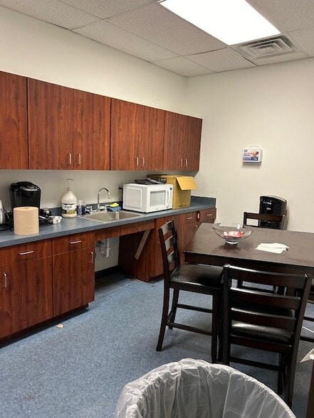 More Photos Of 8801 Wallisville Rd, Houston Warehouse For Lease