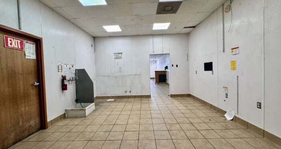 More Photos Of 6392-6512 Westside Rd, Redding Unknown For Lease