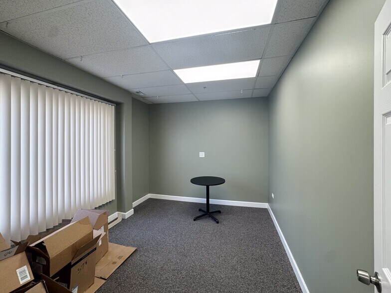 More Photos Of 2020 Dean St, St Charles Office For Sale