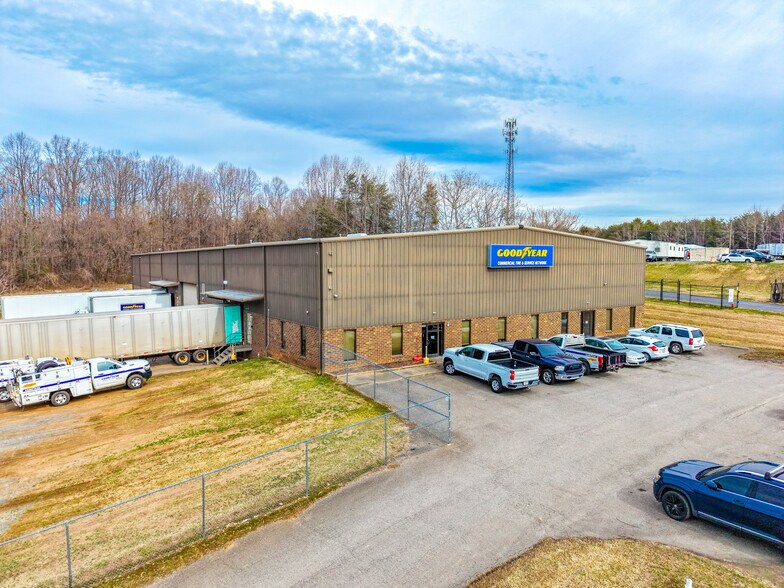 More Photos Of 2885 Lowery St, Winston-Salem Warehouse For Sale