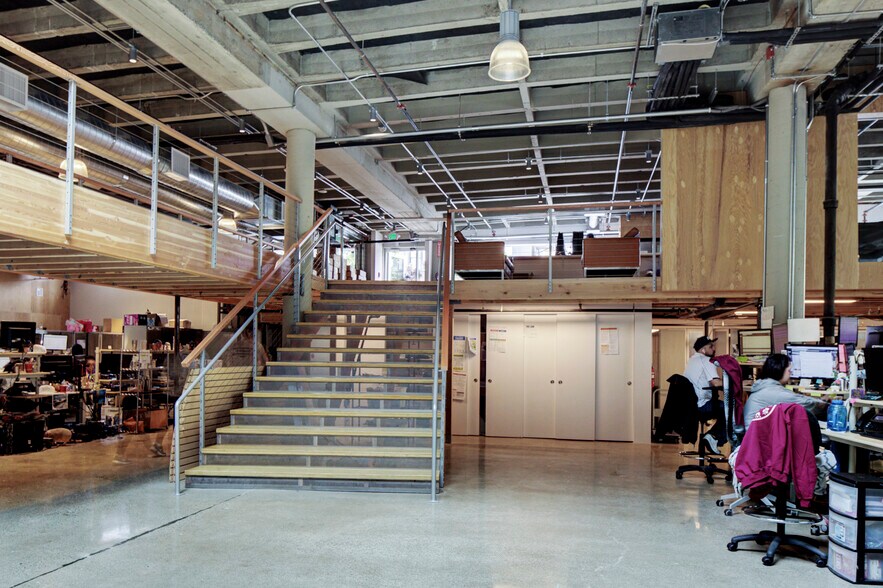 More Photos Of 3668 Albion Pl N, Seattle Office For Sale