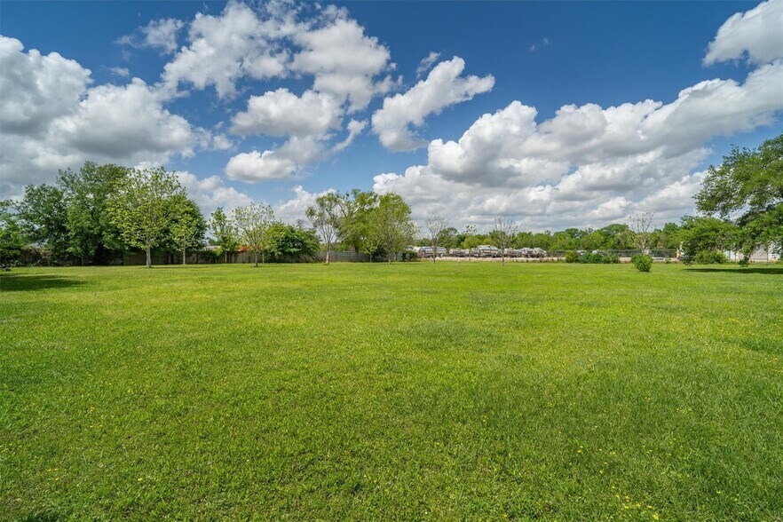 More Photos Of 7833 Almeda Genoa Rd, Houston Land For Sale