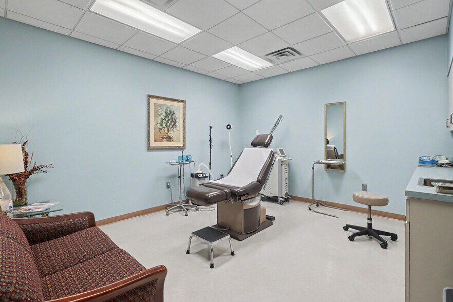 More Photos Of 930 Courthouse Rd, Gulfport Healthcare For Sale