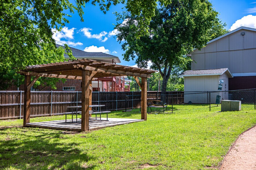 More Photos Of 1226-1232 Avenue A, Denton Apartments For Sale