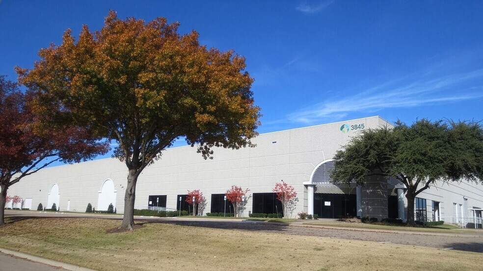 Primary Photo Of 3845 Grader St, Garland Distribution For Lease