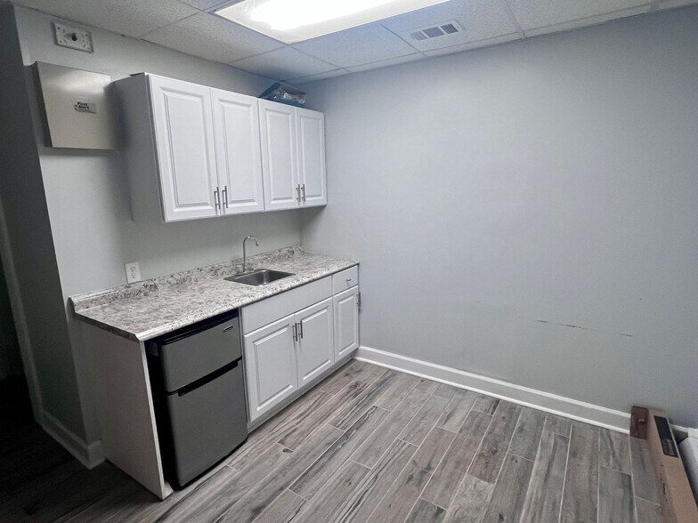More Photos Of 2223 8th St, Tuscaloosa Office For Lease