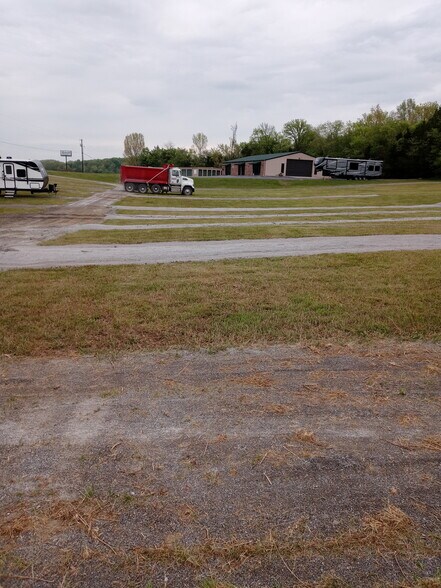 More Photos Of 3555 John Bragg Hwy, Woodbury Land For Lease