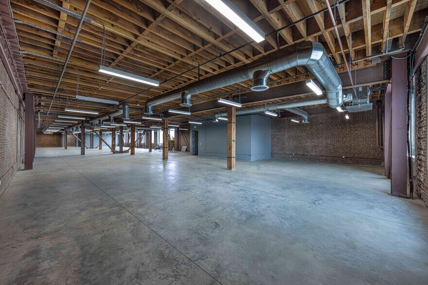 More Photos Of 440 Seaton St, Los Angeles Loft Creative Space For Sale