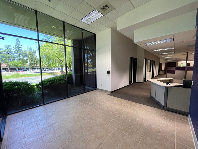 More Photos Of 140 Blue Ravine Rd, Folsom Showroom For Sale