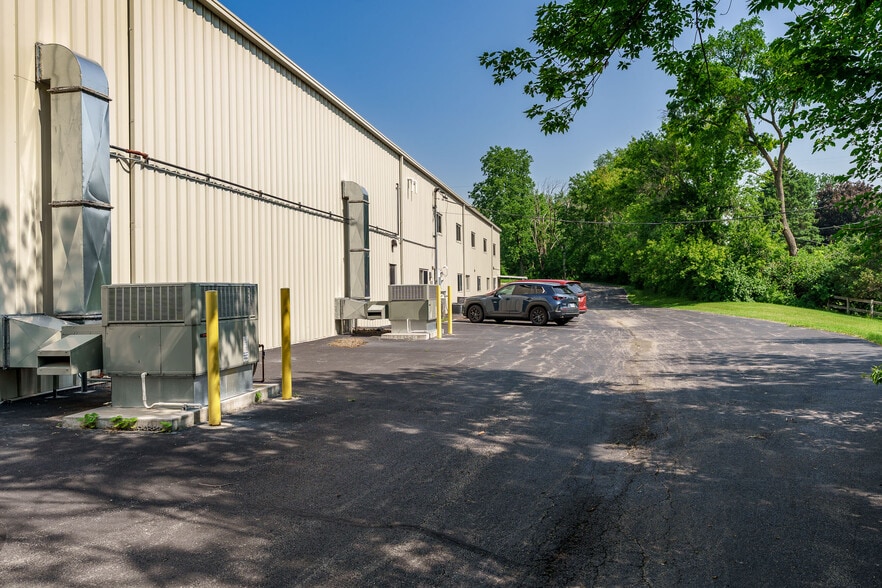 More Photos Of 4312 20th St, Rockford Religious Facility For Sale