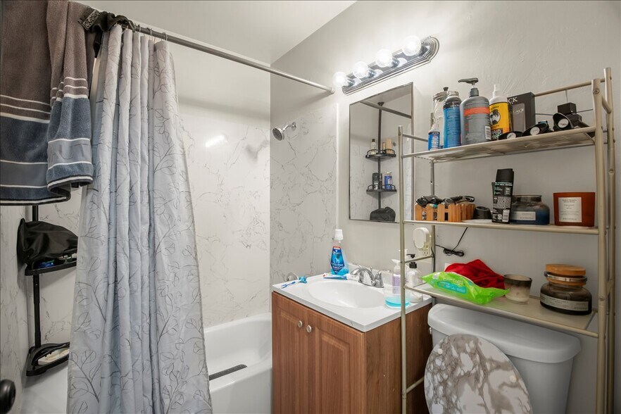 More Photos Of 2244 12th Ave, Oakland Apartments For Sale