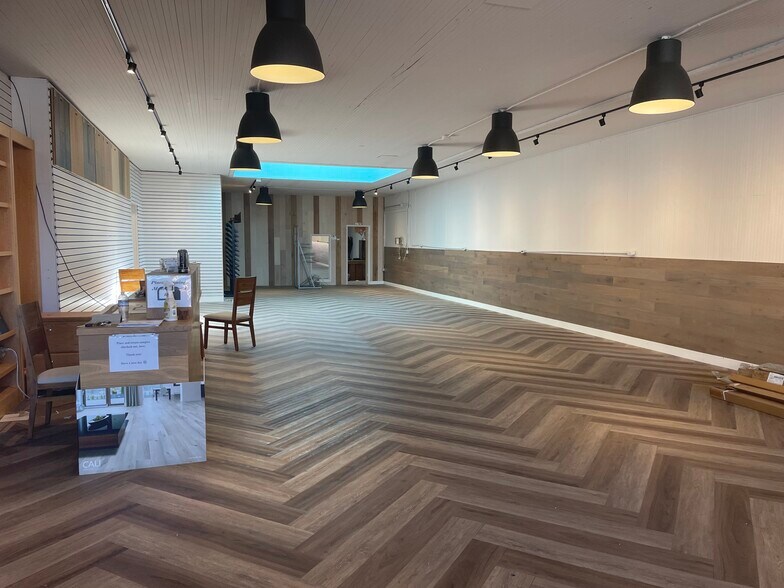 More Photos Of 14 E Lake Ave, Watsonville Storefront For Sale