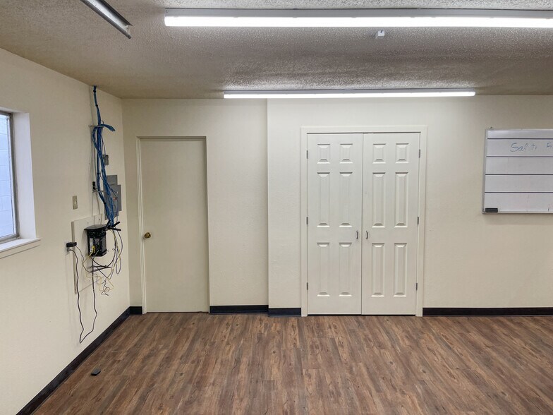 More Photos Of 710 S Oregon St, Ontario Office For Lease