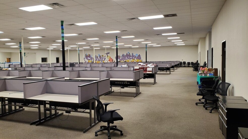 More Photos Of 5015-5159 Granbury Rd, Fort Worth Unknown For Lease