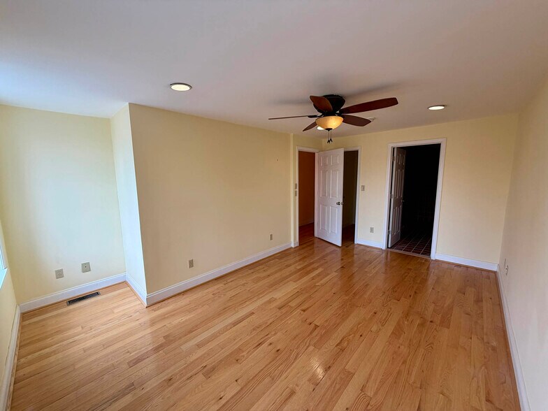 More Photos Of 1447 William St, Baltimore Apartments For Sale