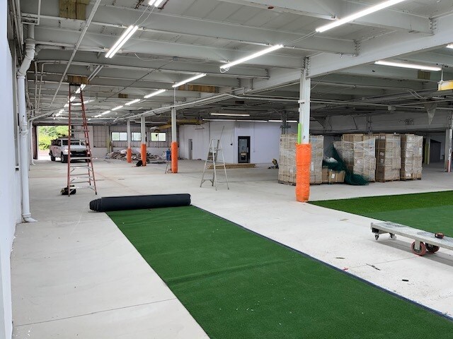 More Photos Of 1301-1371 Saw Mill Run Blvd, Pittsburgh Warehouse For Lease