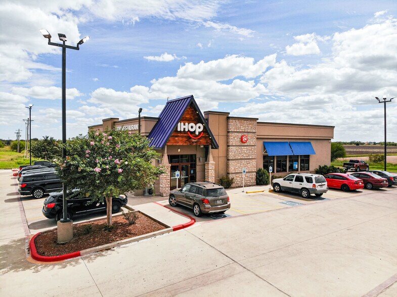 More Photos Of 3300 E Main St, Alice Restaurant For Sale