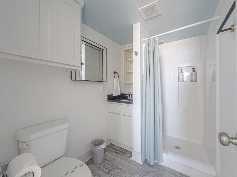 More Photos Of 947 Barkley St, Gilchrist Multifamily For Sale