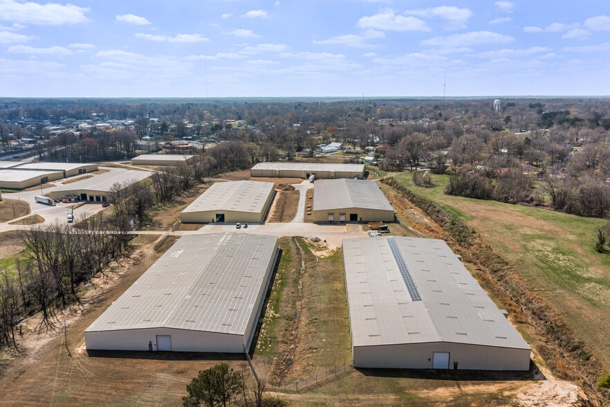 More Photos Of 1200 Lyell St, Milan Unknown For Lease