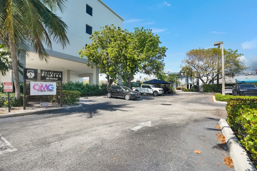 More Photos Of 235-245 NE 4th Ave, Delray Beach Loft Creative Space For Sale