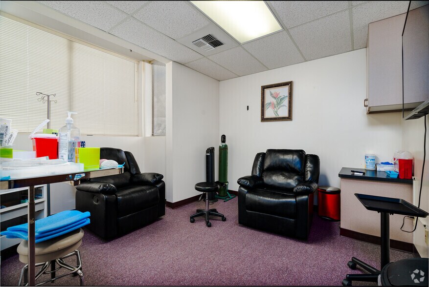 More Photos Of 3550 Q St, Bakersfield Medical For Sale