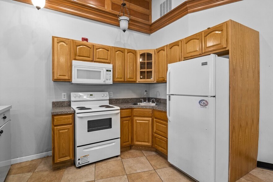 More Photos Of 901 Cross Bay Blvd, Broad Channel Freestanding For Sale