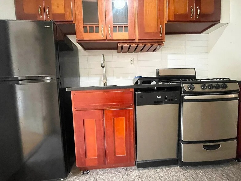 More Photos Of 109 Madison St, New York Apartments For Sale