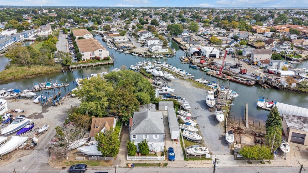 More Photos Of 105 Eastern Blvd, Baldwin Multifamily For Sale